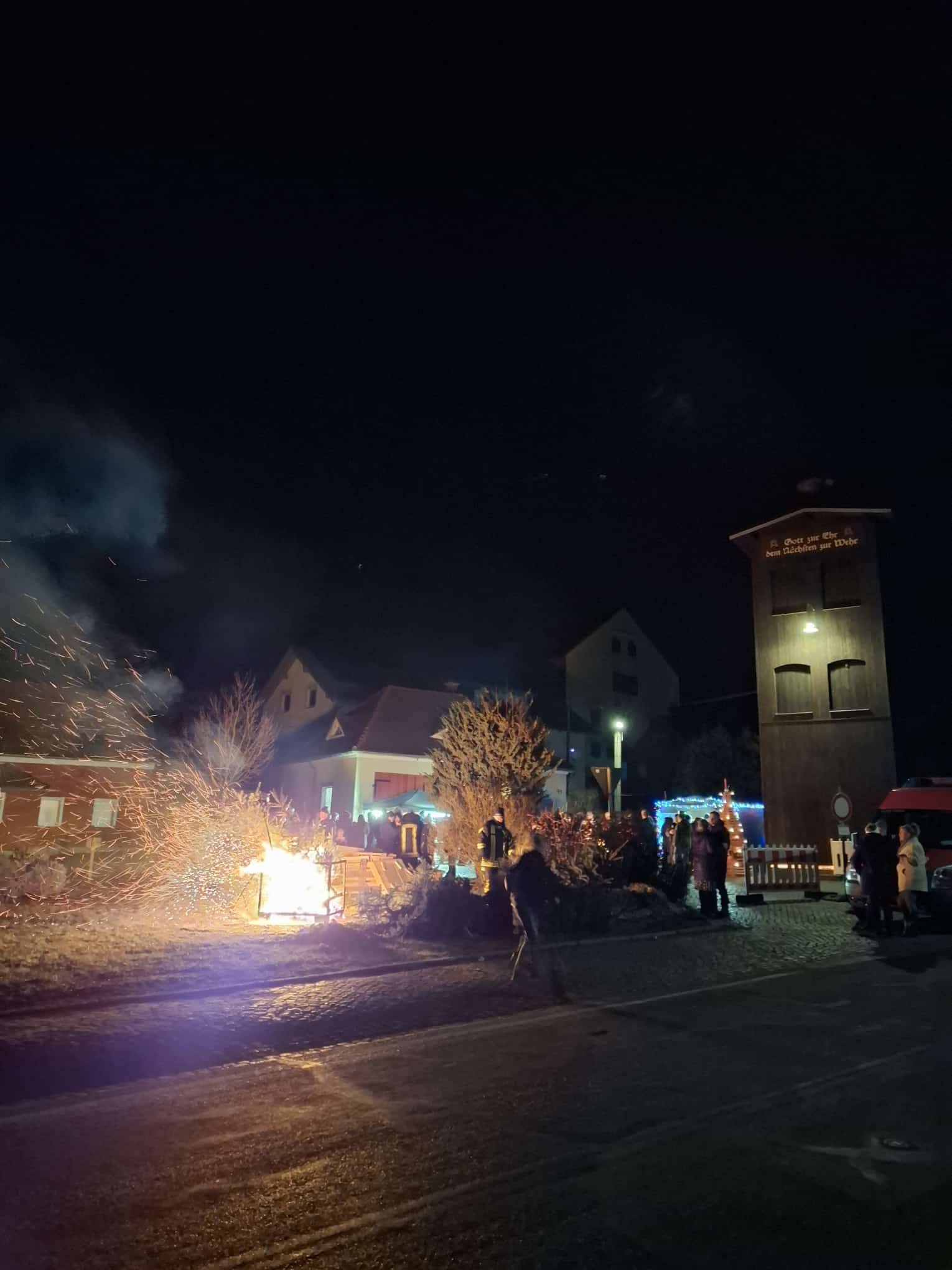 Weihnachtsbaum verbrennen war ein voller Erfolg